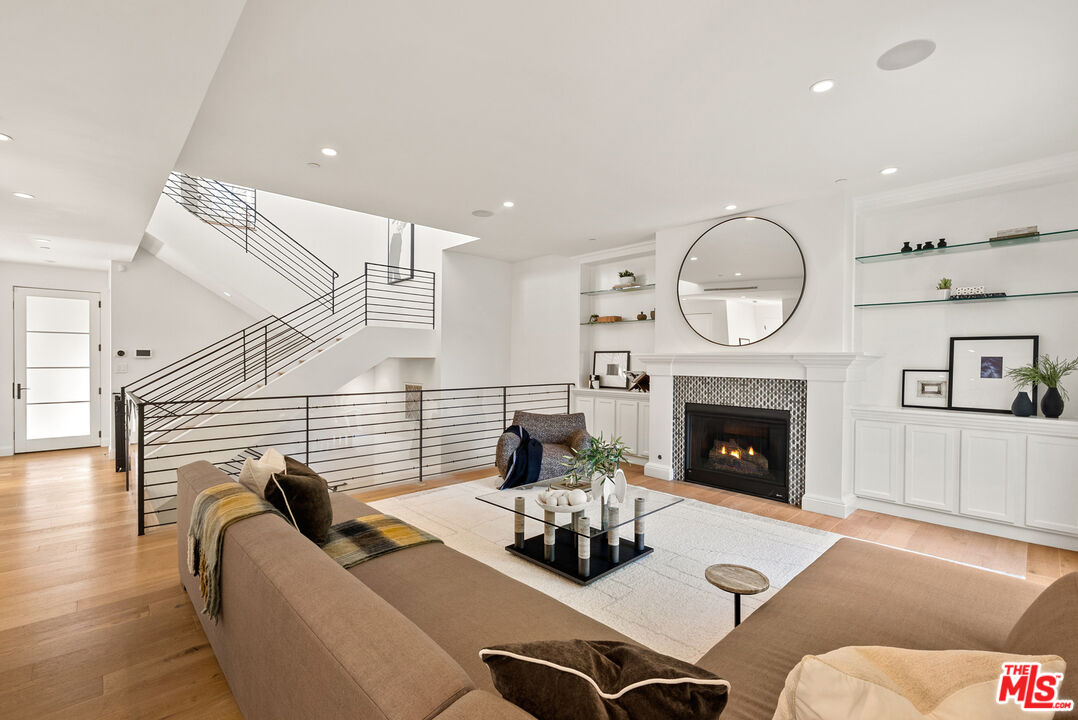 530 N Alta Vista Blvd