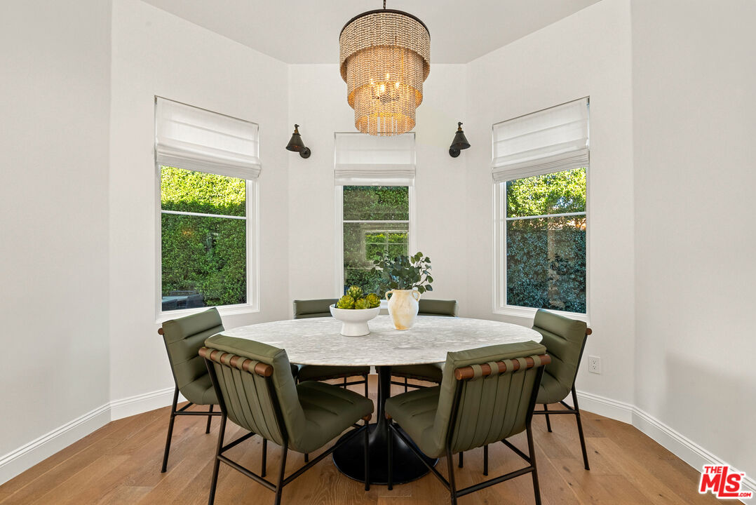 530 N Alta Vista Blvd