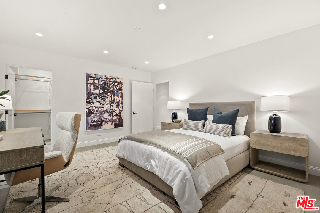 530 N Alta Vista Blvd