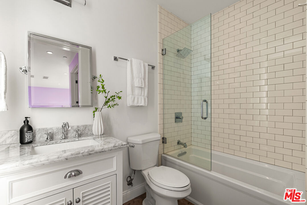 530 N Alta Vista Blvd