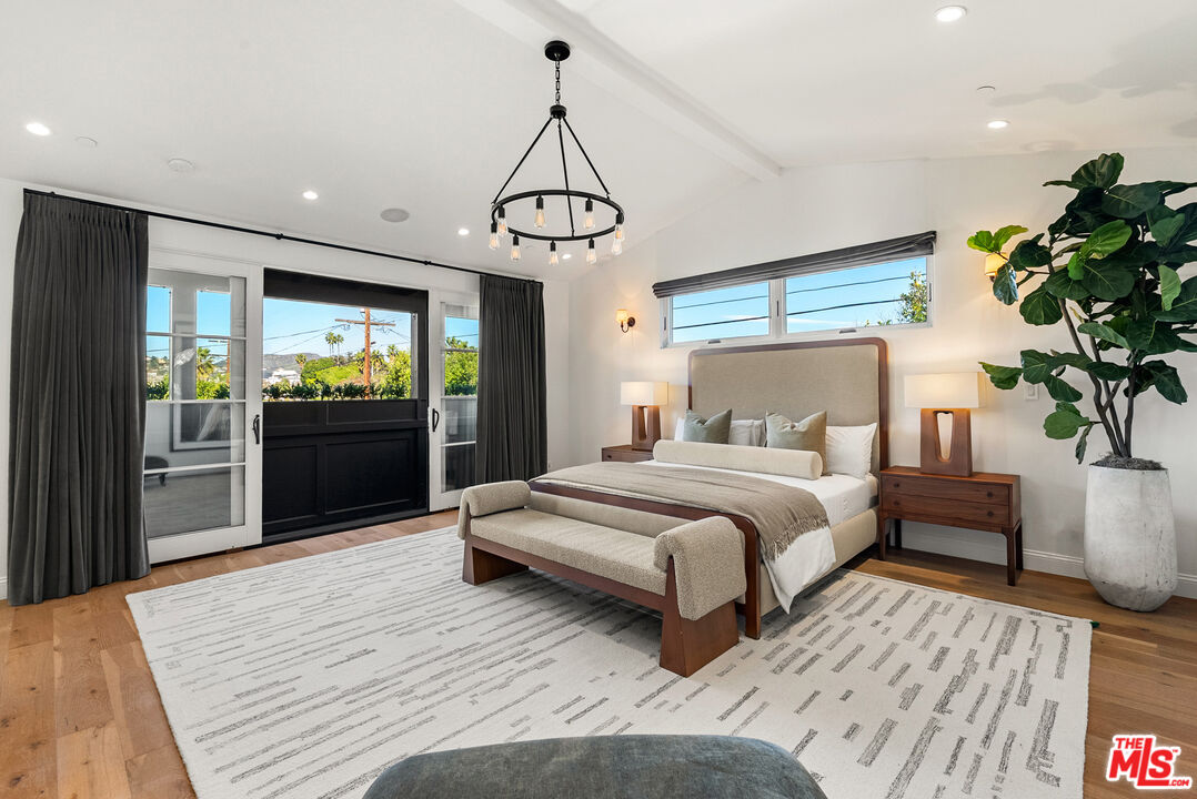 530 N Alta Vista Blvd