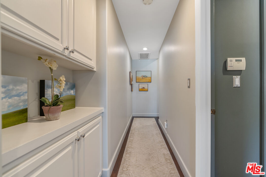 640 N Sweetzer Ave Unit: 10