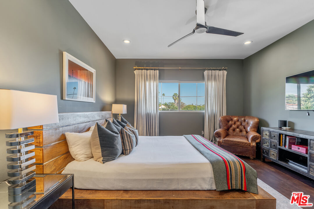 640 N Sweetzer Ave Unit: 10