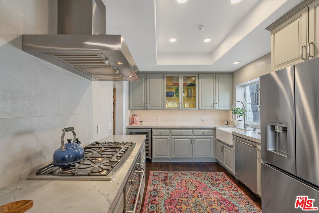 640 N Sweetzer Ave Unit: 10