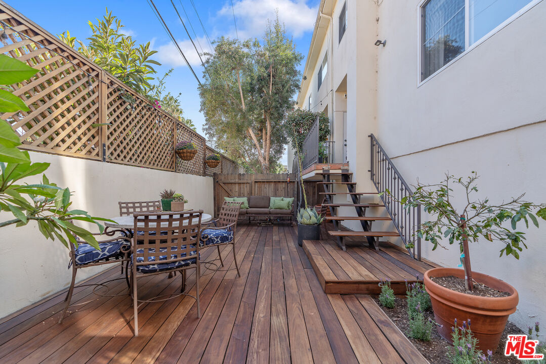 640 N Sweetzer Ave Unit: 10