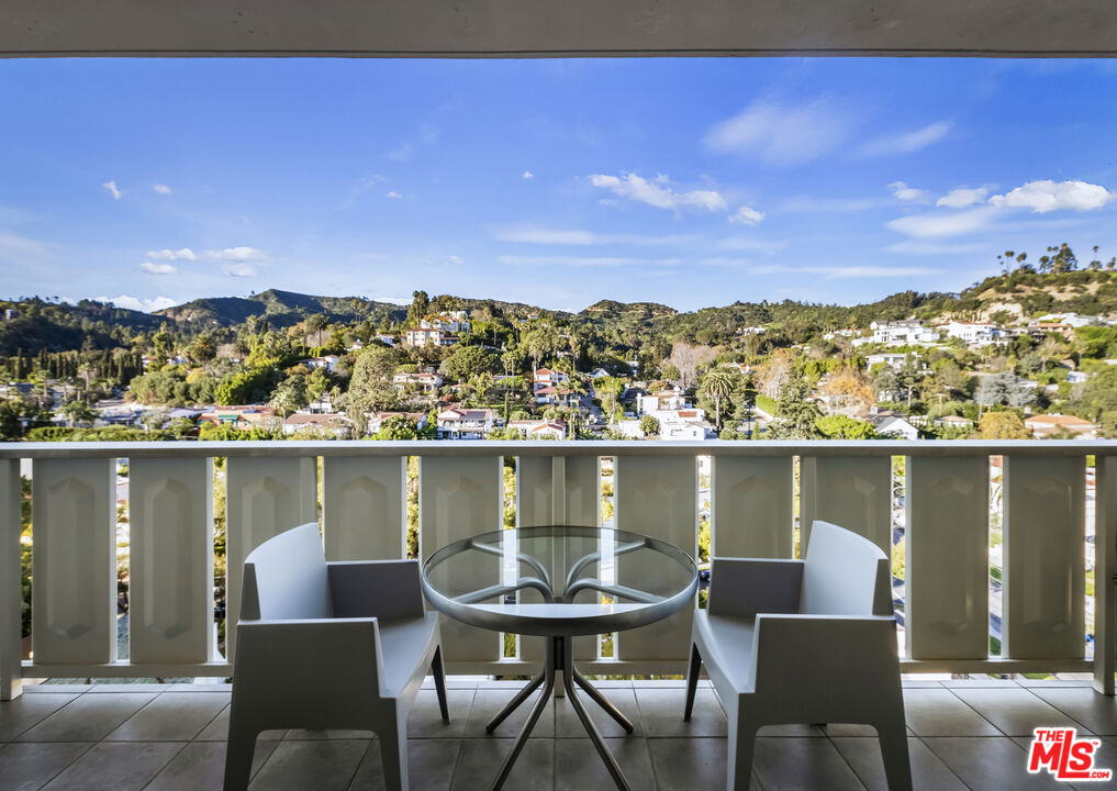 4411 Los Feliz Blvd Unit: 1104