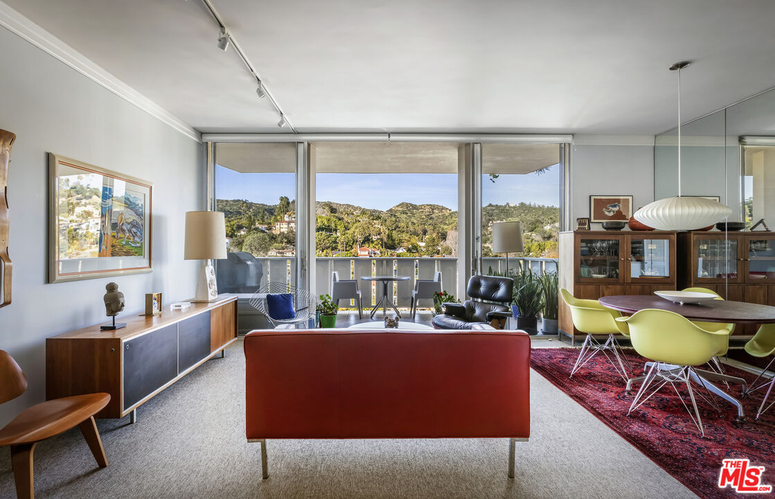 4411 Los Feliz Blvd Unit: 1104