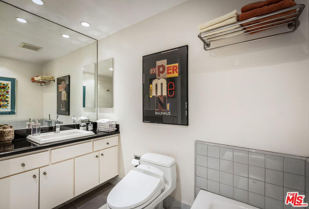 4411 Los Feliz Blvd Unit: 1104