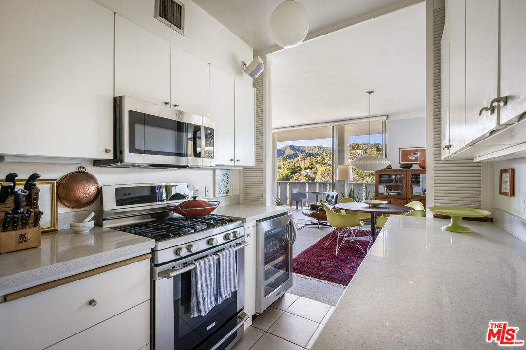 4411 Los Feliz Blvd Unit: 1104