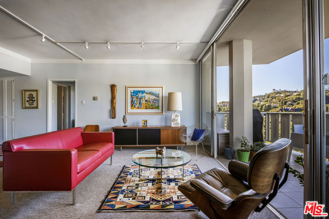 4411 Los Feliz Blvd Unit: 1104