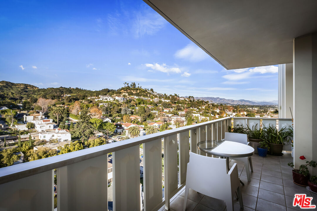 4411 Los Feliz Blvd Unit: 1104