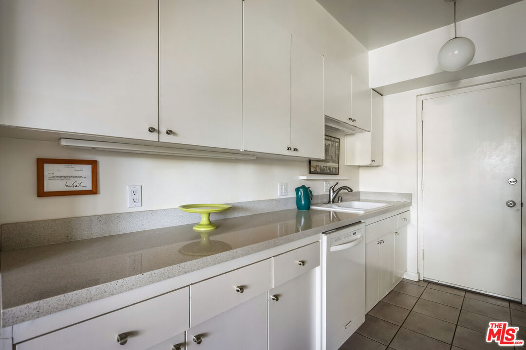 4411 Los Feliz Blvd Unit: 1104