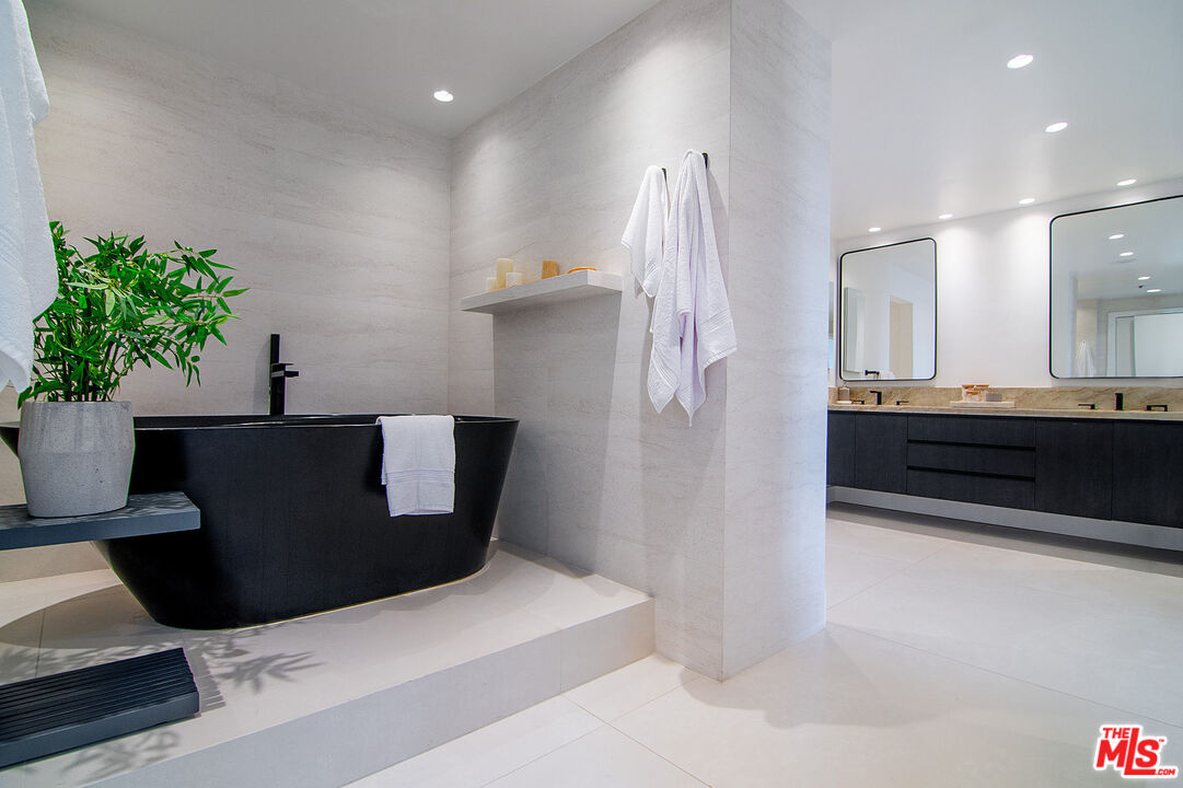 10724 Wilshire Blvd Unit: 1210