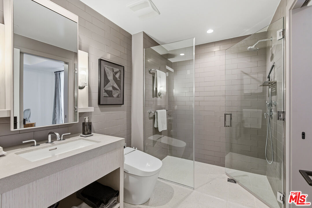 10777 Wilshire Blvd Unit: 401