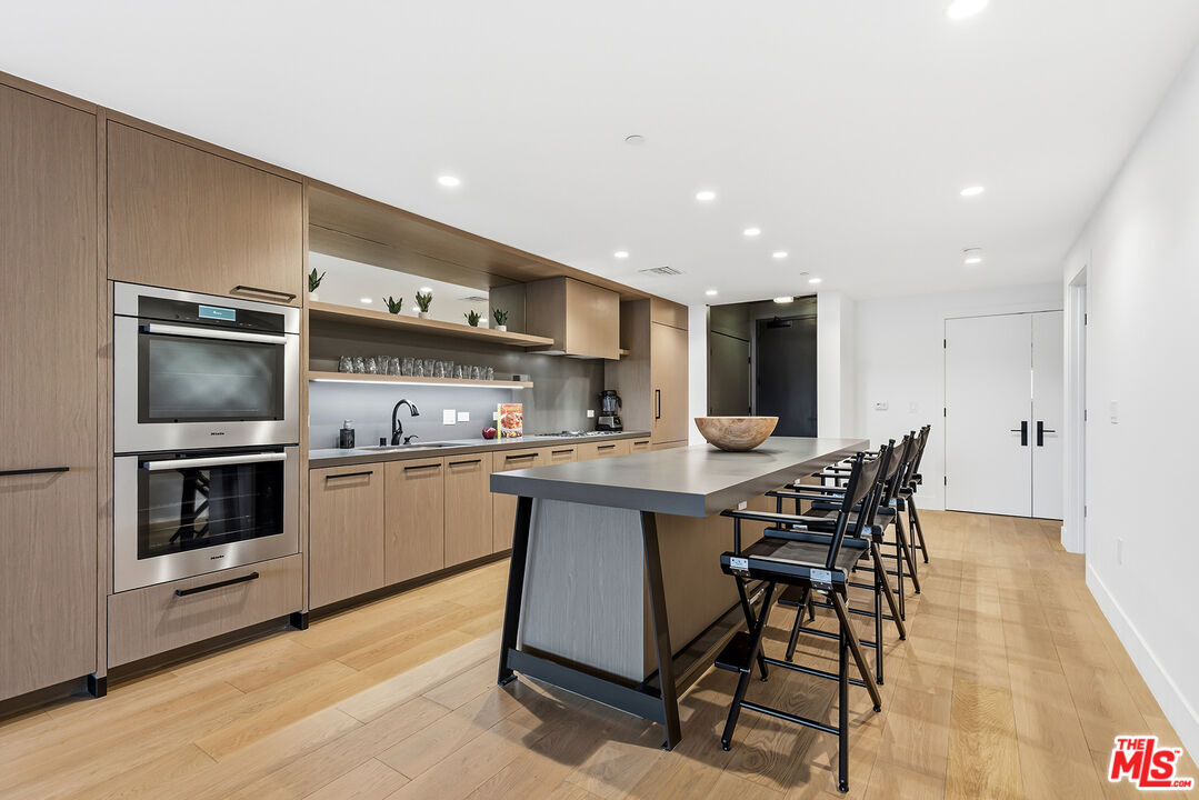 10777 Wilshire Blvd Unit: 401