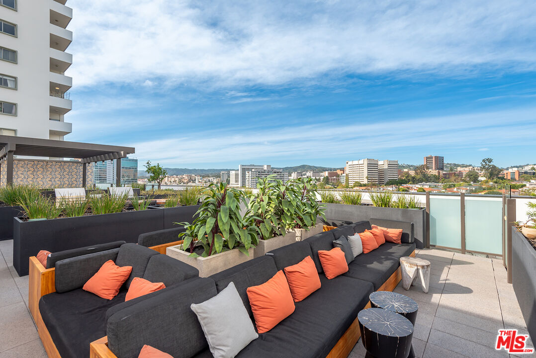 10777 Wilshire Blvd Unit: 401
