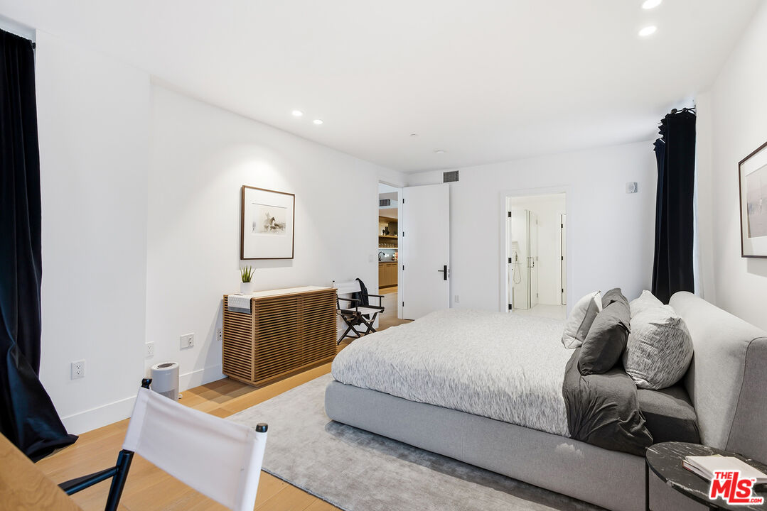 10777 Wilshire Blvd Unit: 401