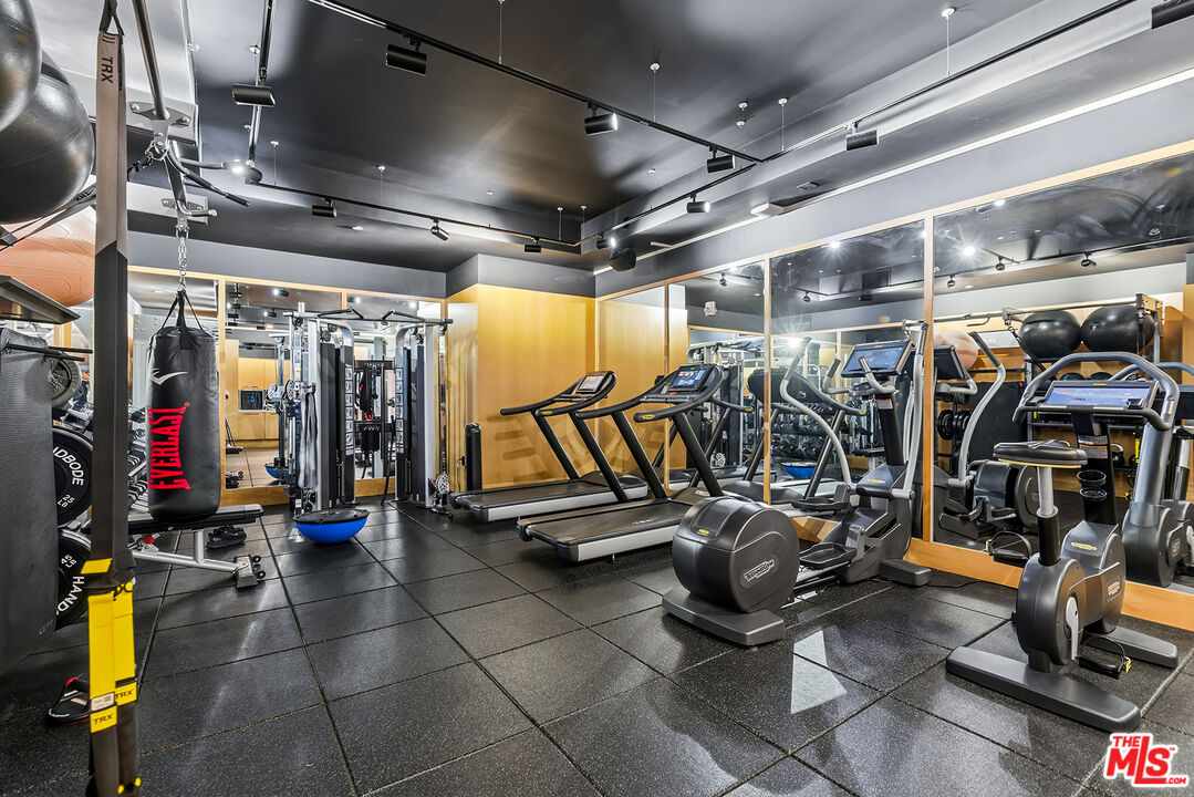 10777 Wilshire Blvd Unit: 401