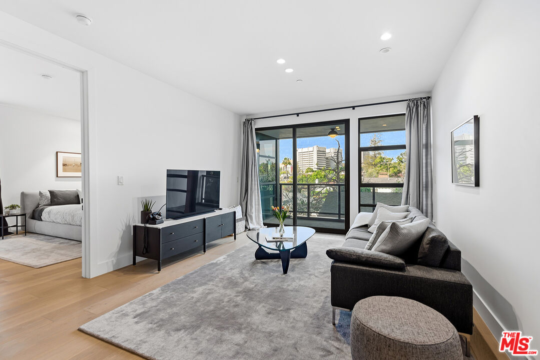 10777 Wilshire Blvd Unit: 401