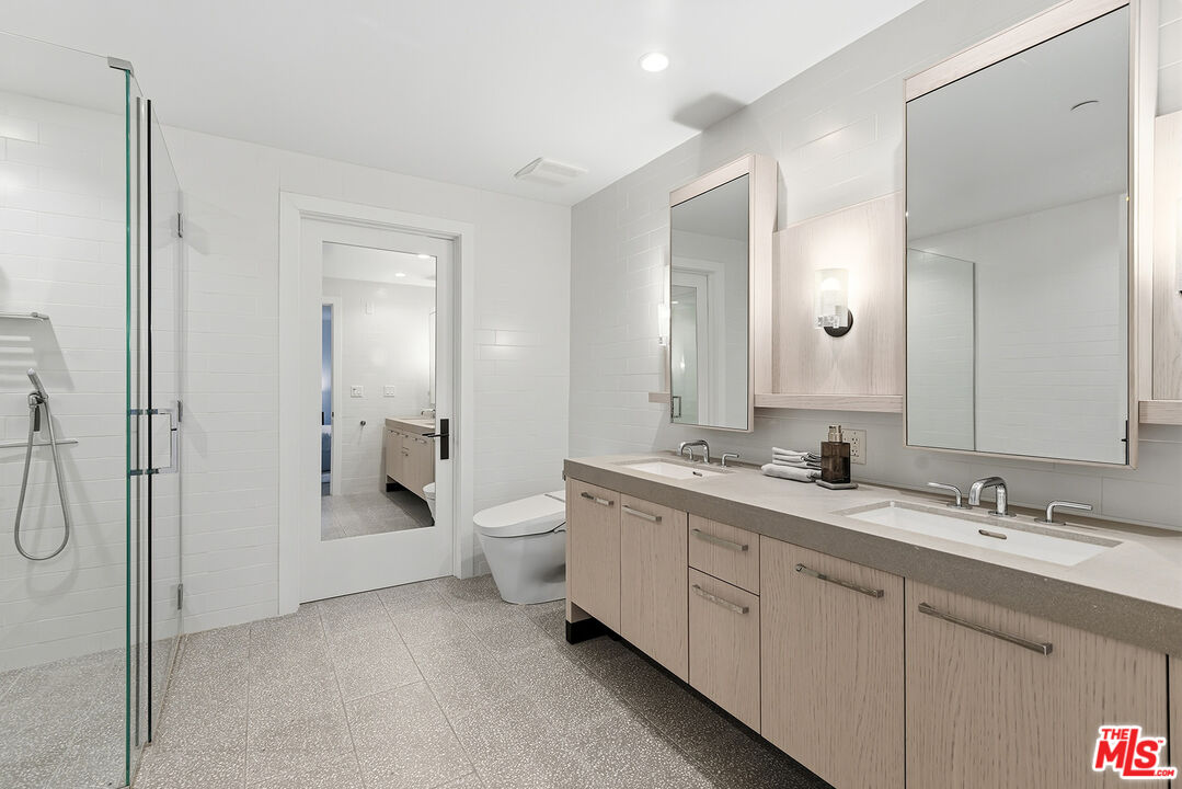 10777 Wilshire Blvd Unit: 401