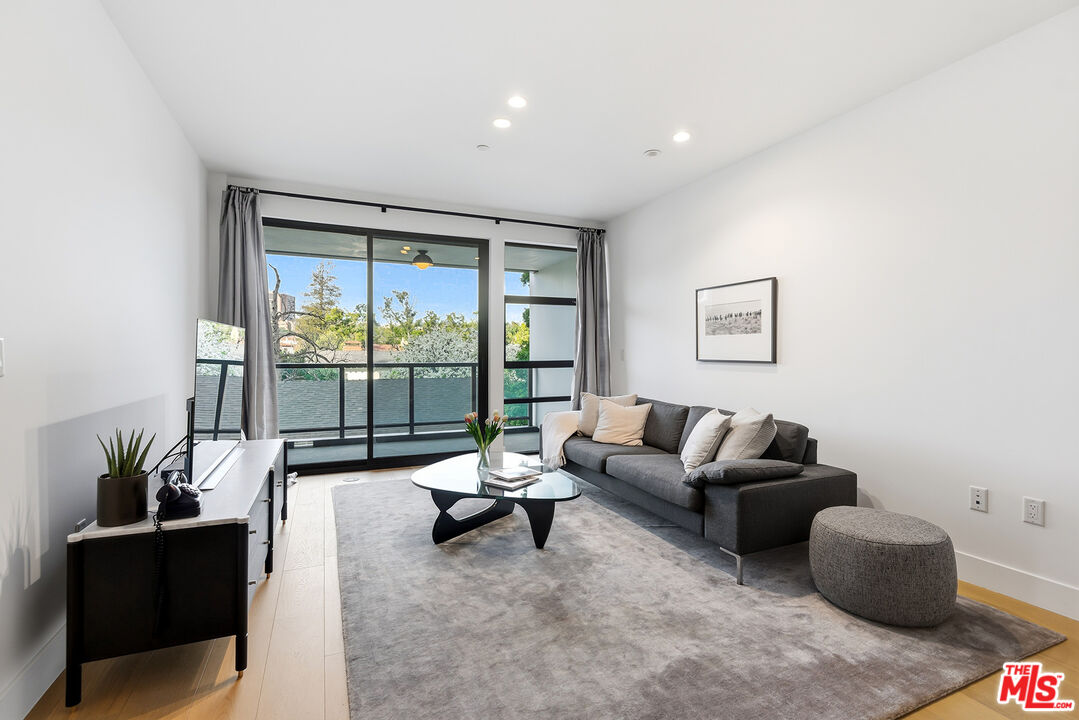 10777 Wilshire Blvd Unit: 401