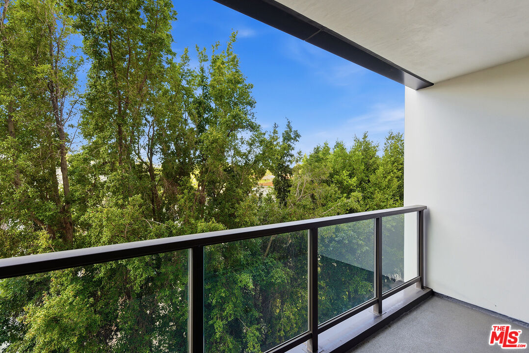 10777 Wilshire Blvd Unit: 403