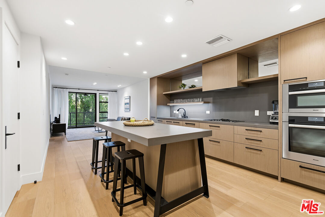 10777 Wilshire Blvd Unit: 403