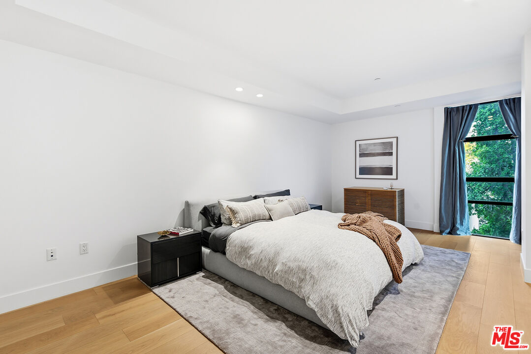 10777 Wilshire Blvd Unit: 403