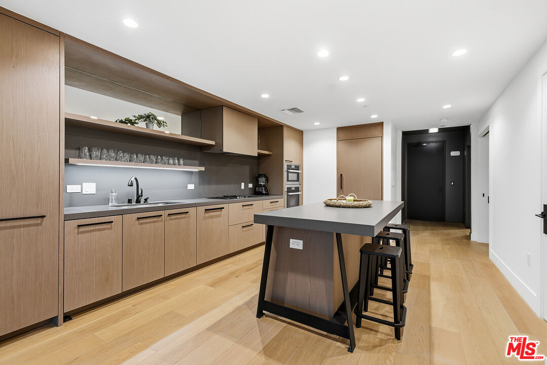 10777 Wilshire Blvd Unit: 403