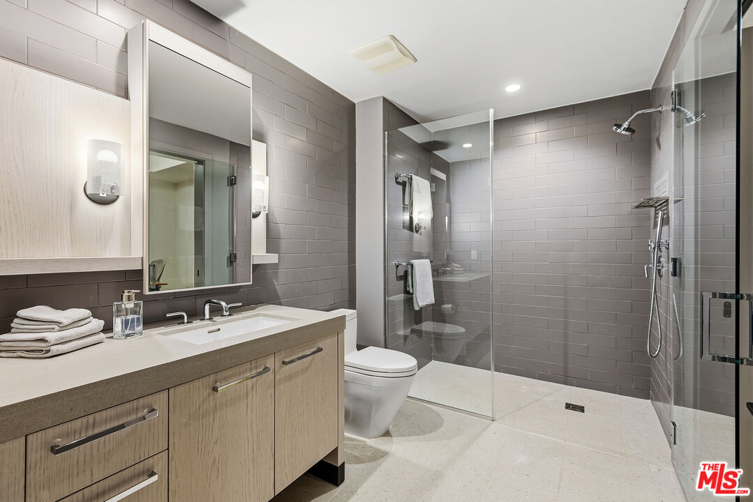 10777 Wilshire Blvd Unit: 403