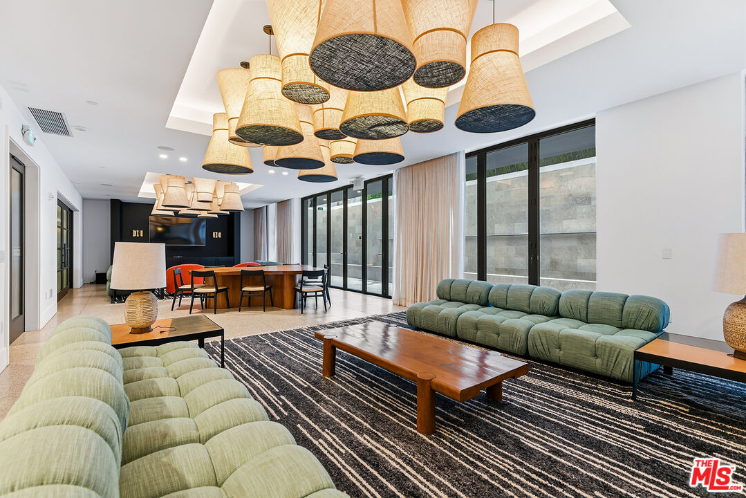 10777 Wilshire Blvd Unit: 403