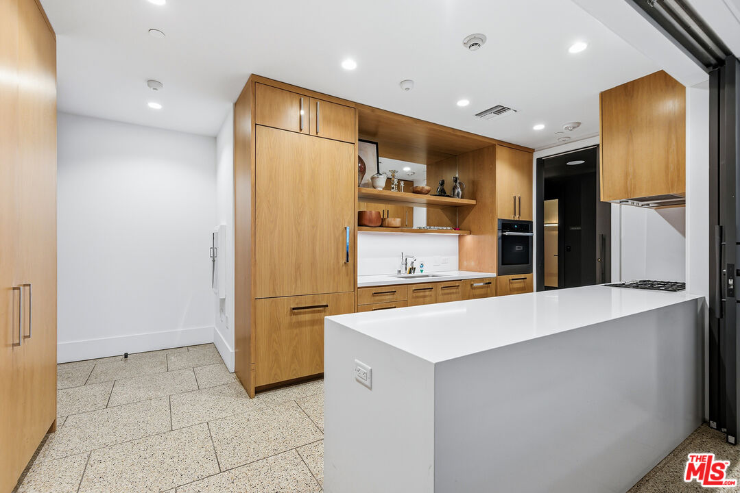 10777 Wilshire Blvd Unit: 403