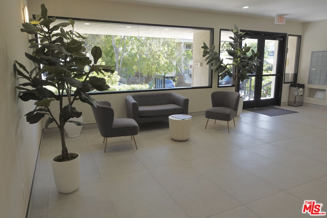 723 Westmount Dr Unit: 206