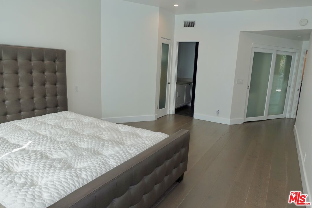 723 Westmount Dr Unit: 206