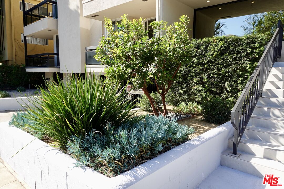 723 Westmount Dr Unit: 206