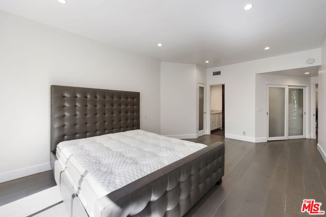 723 Westmount Dr Unit: 206