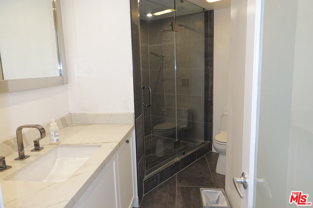 723 Westmount Dr Unit: 206