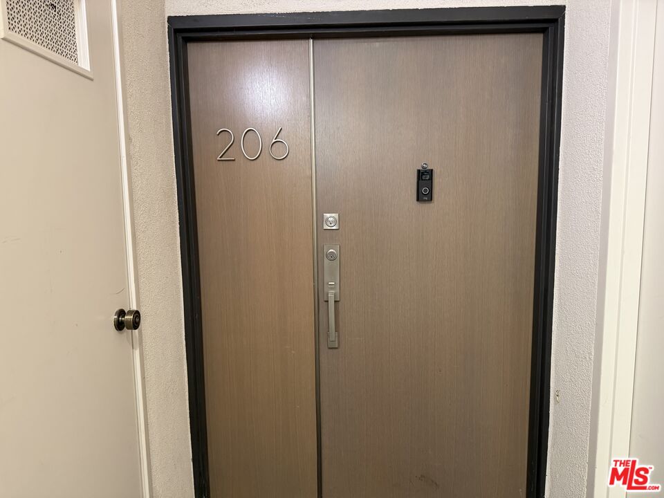 723 Westmount Dr Unit: 206