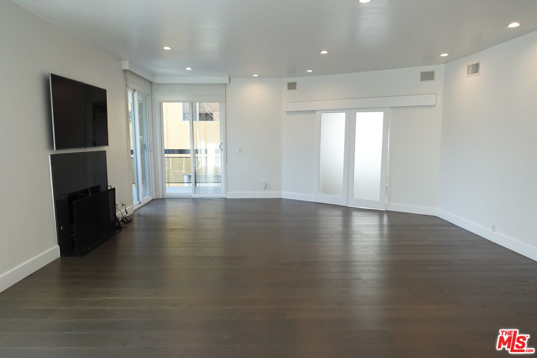 723 Westmount Dr Unit: 206