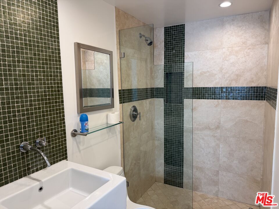 723 Westmount Dr Unit: 206