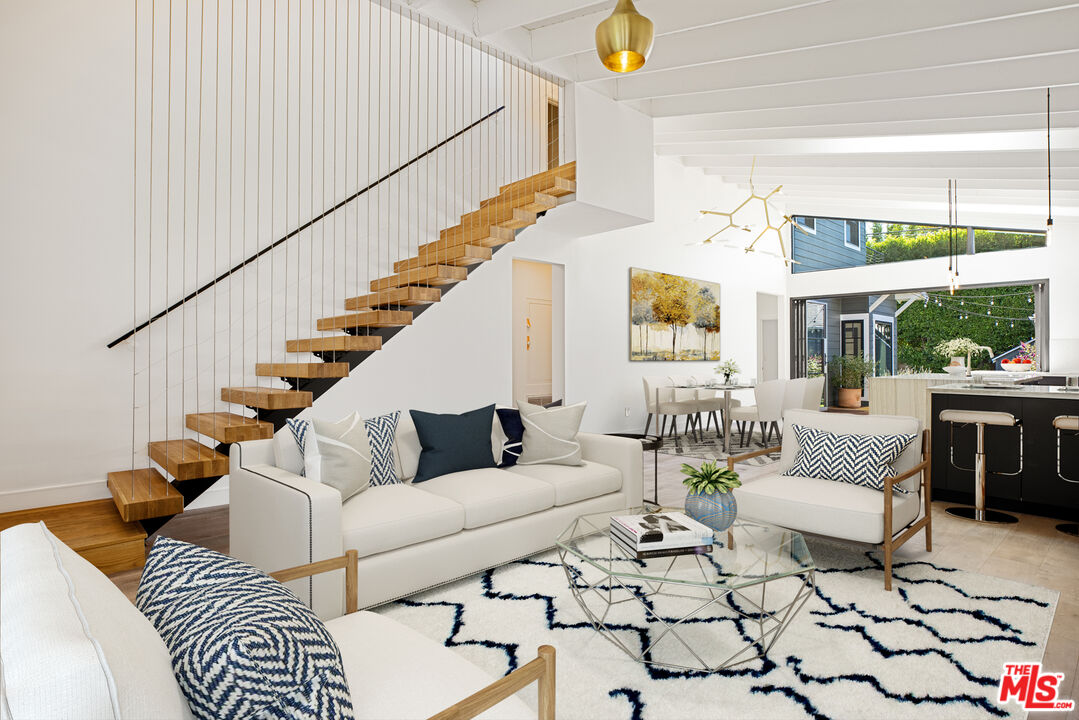 1203 N Poinsettia Pl