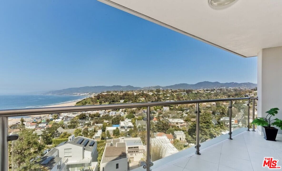 201 Ocean Ave Unit: 609P