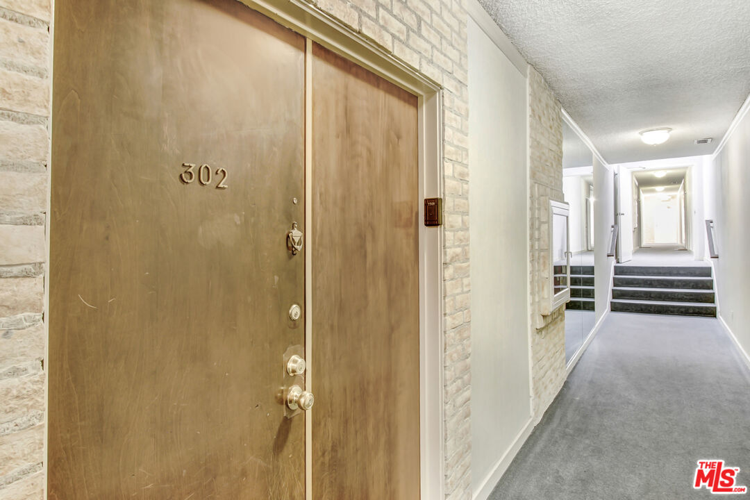 831 S Gretna Green Way Unit: 302