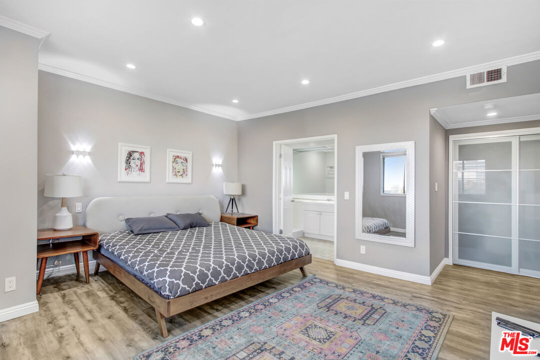 831 S Gretna Green Way Unit: 302