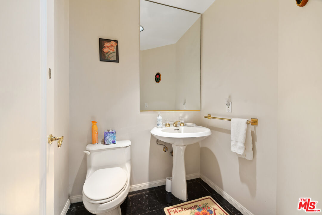 10550 Wilshire Blvd Unit: 1001