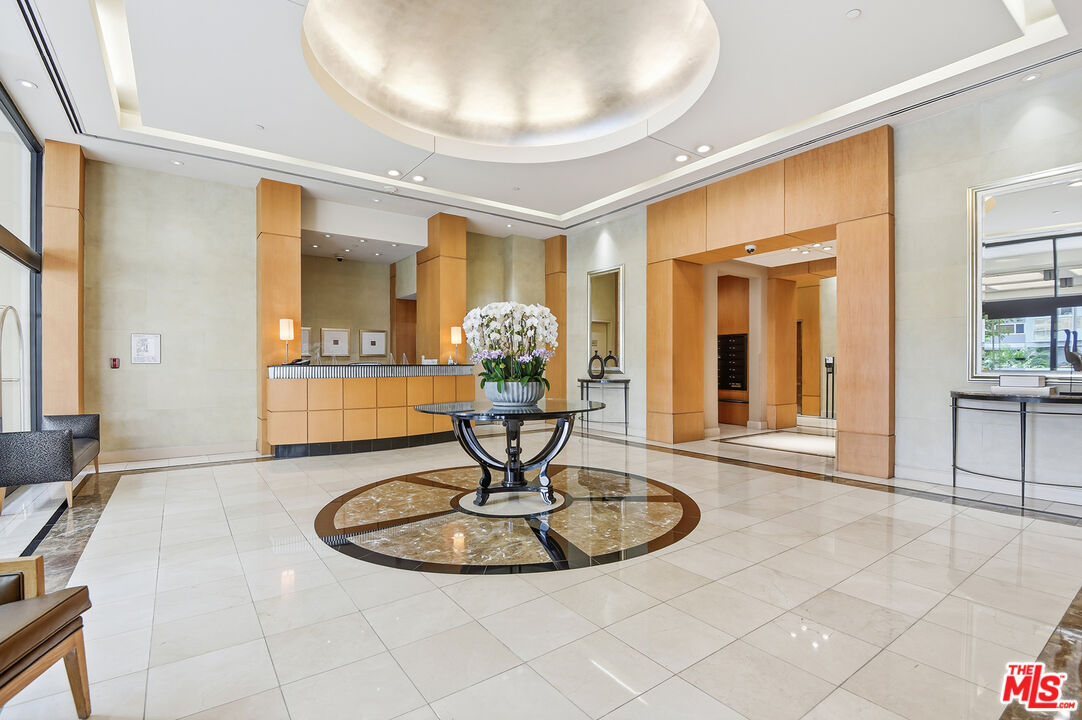 10445 Wilshire Blvd Unit: 402