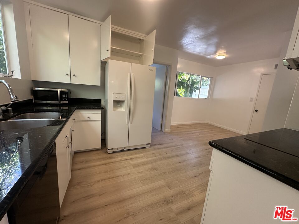 1555 San Ysidro Dr