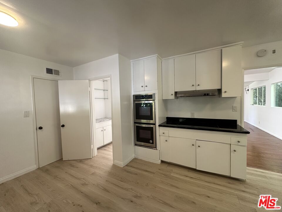 1555 San Ysidro Dr