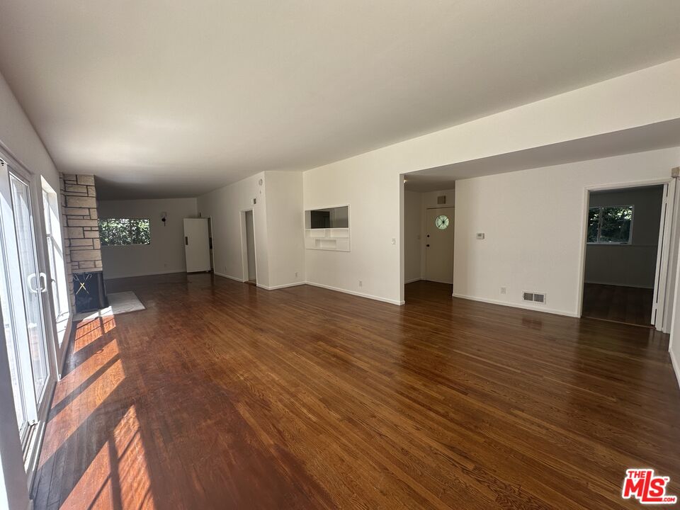 1555 San Ysidro Dr