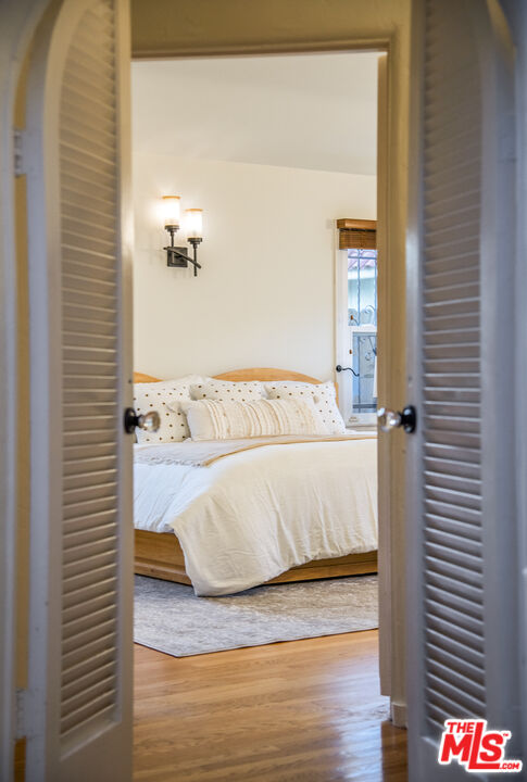 6427 Lindenhurst Ave